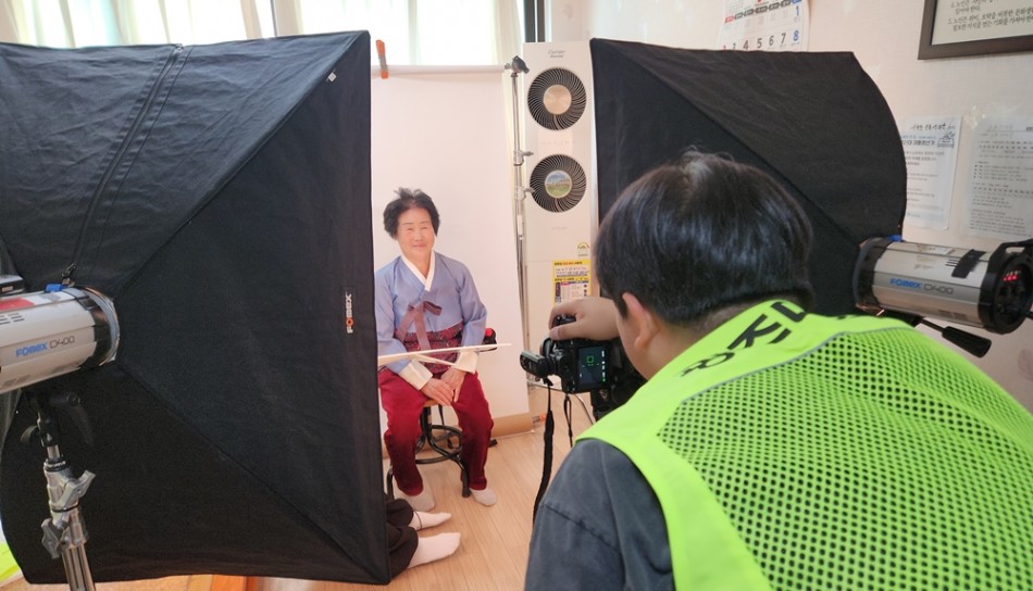 남구 대촌동 농업인 장수사진 액자 전달